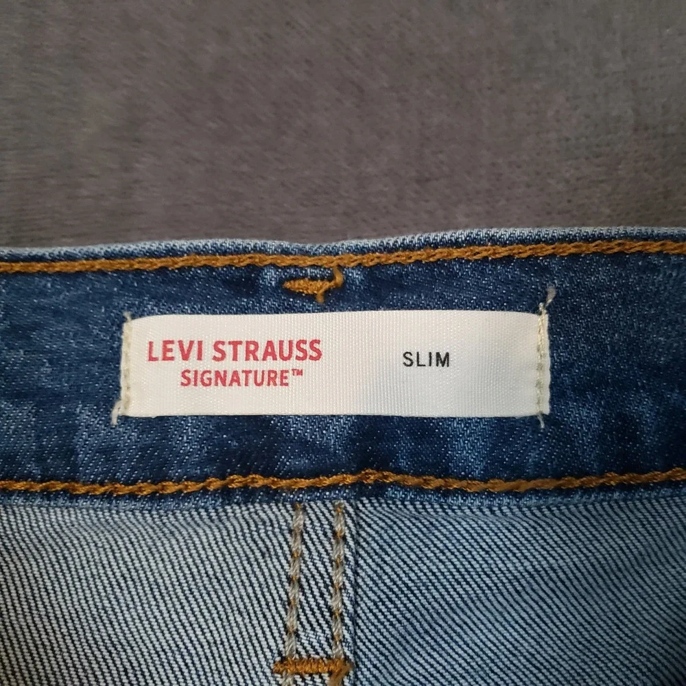 Levi Strauss Signature Slim Jeans Mens 32x30 Blue Medium Wash Stretch Denim
